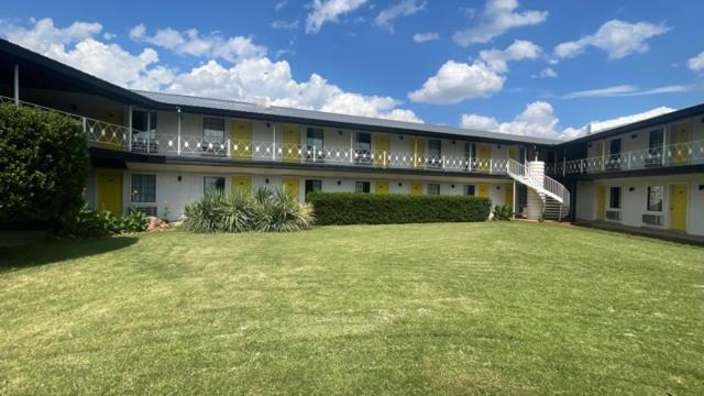 Friendship Inn Altus Exterior photo